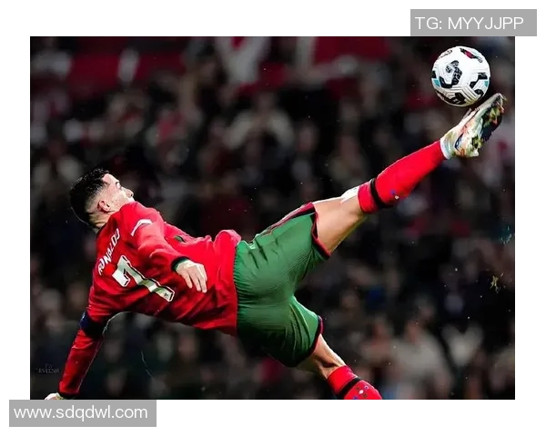 初代足球球星的传奇人物及其对足球发展的历史影响 初代足球球星的传奇人物及其对足球发展的历史影响