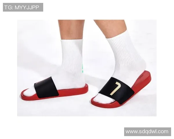 世界杯足球明星同款拖鞋热销 谁才是背后设计者的秘密主角