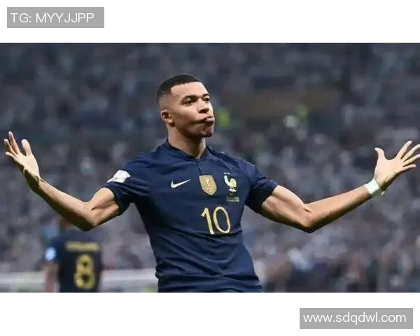 法国足球巨星的传奇之路与未来展望:从齐达内到姆巴佩的崛起与挑战 法国足球巨星的传奇之路与未来展望:从齐达内到姆巴佩的崛起与挑战